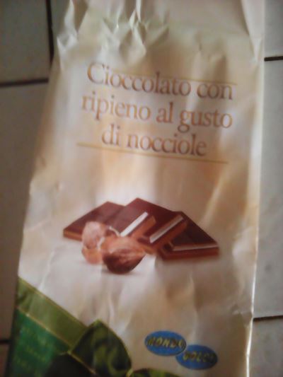 Cioccolato con ripieno al gusto nocciole