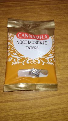 Noci moscate intere 