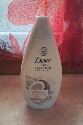 Dove Bagnodoccia Rituale Rigenerante Cocco