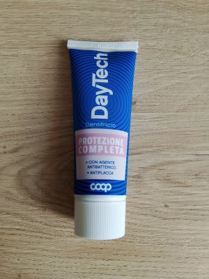 DayTech dentifricio antiplacca