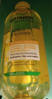 Acqua micellare skin Active pelli spente