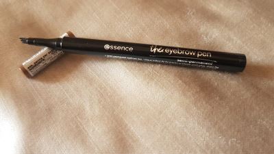 Essence The eyebrow pen semi permanent