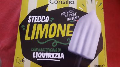 Stecco limone con bastoncino di liquirizia