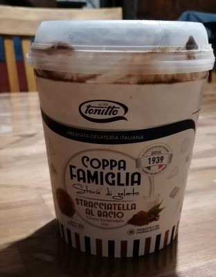 Coppa famiglia stracciatella al bacio