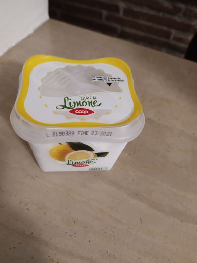 Gelato al limone