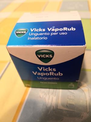 VICKS VapoRub unguento