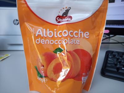 Albicocche denocciolate