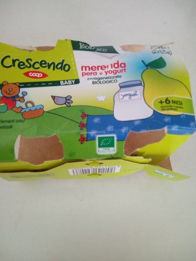 Merenda pera e yogurt