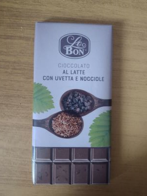 Cioccolato al latte con uvetta e nocciole 