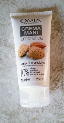 Crema mani all'olio di mandorla