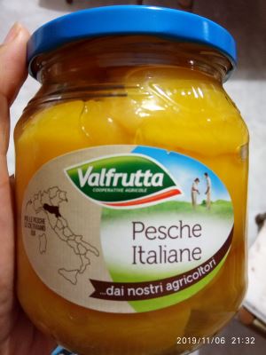 Pesche sciroppate italiane