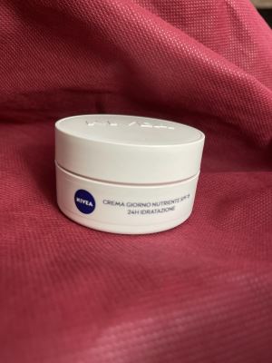  crema giorno nutriente SPF 15 24H idratazione