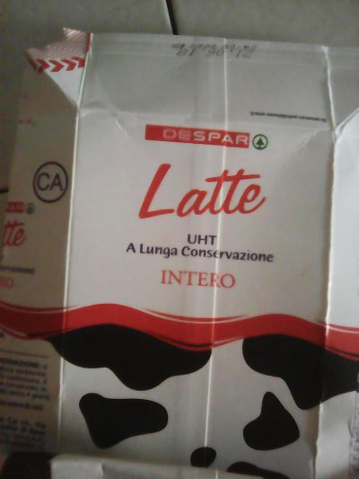 Latte intero UHT lunga conservazione