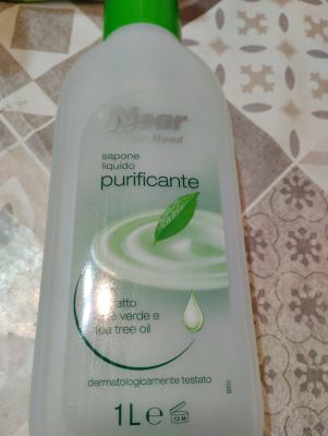 Sapone liquido purificante con estratto di tè verde e tea tree oil