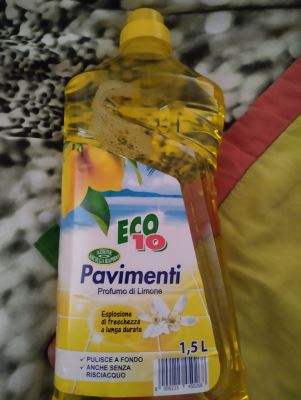 Detergente per pavimenti profumo di limone 