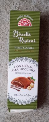 Biscotti ripieni con crema alla nocciola