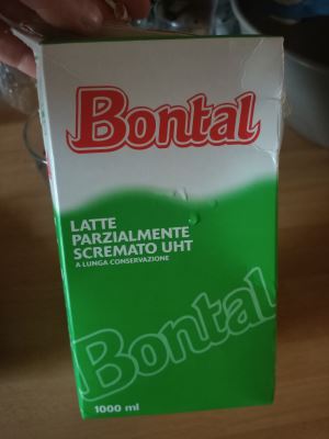 Latte parzialmente scremato uht