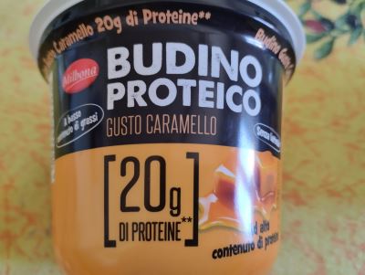 Budino proteico al gusto di caramello