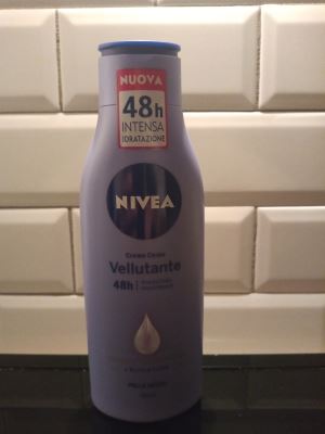 Crema corpo vellutante 48 h