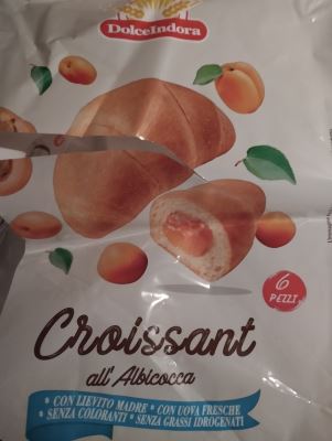 Croissant all'albicocca 