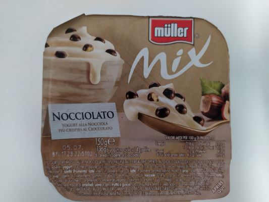 Muller Mix alla nocciola più crispies al cioccolato