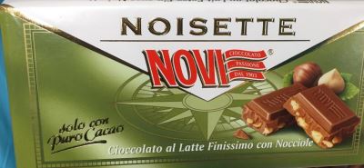 Cioccolato al latte con nocciole