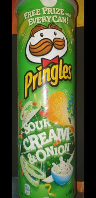 PRINGLES Sour CREAM & ONION