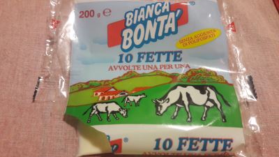 Formaggio fuso a fette