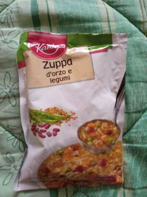 Zuppa d'orzo e legumi