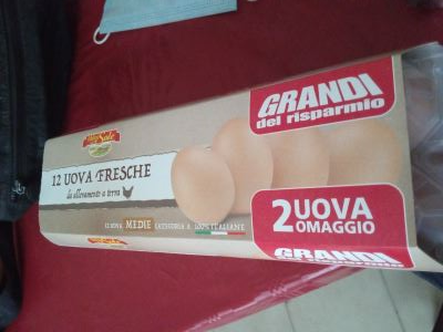 Uova fresche grandi