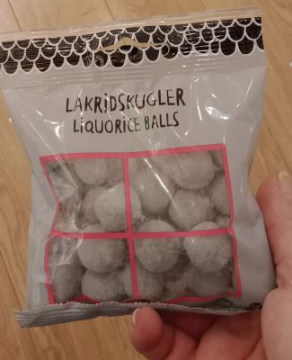 Liquorice balls 