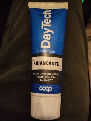 DAYTECH dentifricio sbiancante