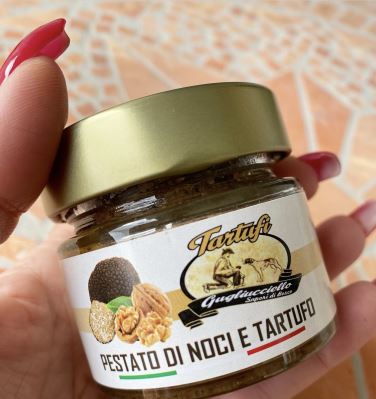 Pestato di noci e tartufo