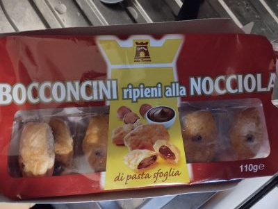 Bocconcini di pasta sfoglia ripieni alla nocciola