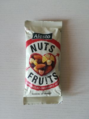 Nuts fruits