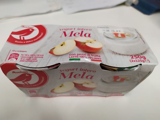 Yogurt intero Mela