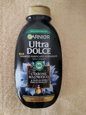 SHAMPOO  ULTRA DOLCE AL CARBONE MAGNETICO PURIFICANTE & IDRATANTE 