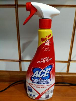 Ace sgrassatore senza candeggina