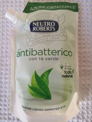 SAPONE LIQUIDO  CON ANTIBATTERICO 