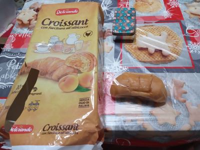 Croissant con farcitura all'albicocca