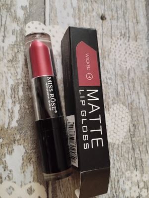 Lip gloss matte