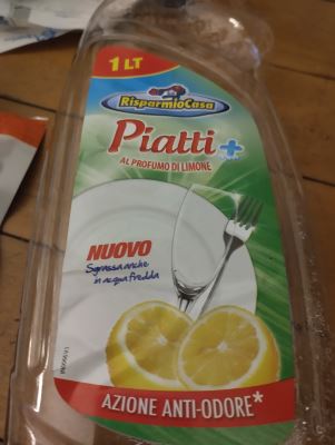 Detersivo piatti al profumo di limone 