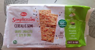 Semplicissimi   Doria   Crackers ai Cereali ,e semi  con Grano Saraceno e semi di Chia