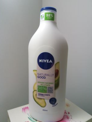 Nivea naturally good avocado nutriente Crema corpo 