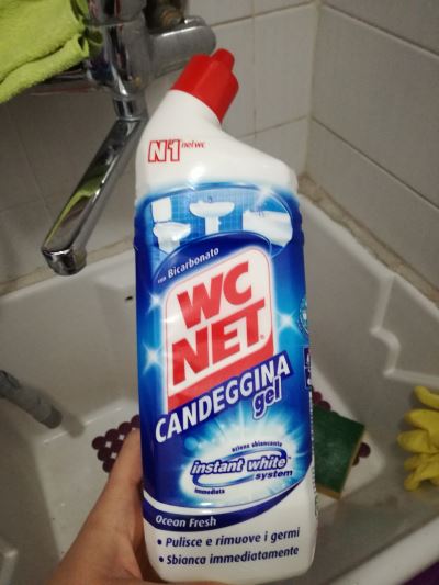 Candeggina gel con bicarbonato