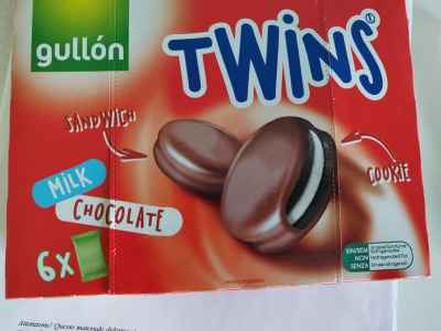 TWINS SANDWICH MILK CHOCOLATE COOKIE