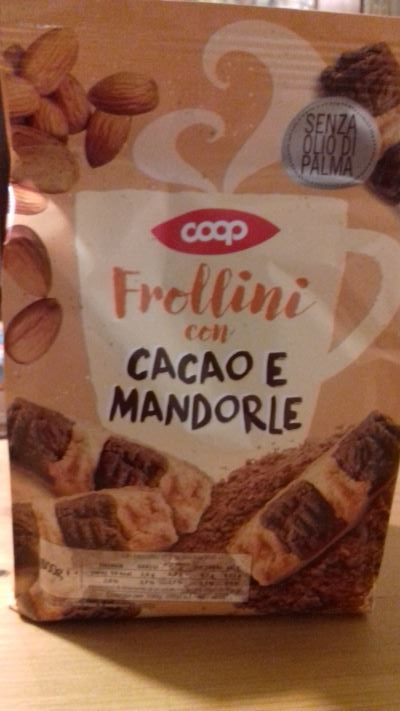 Frollini con cacao e mandorle