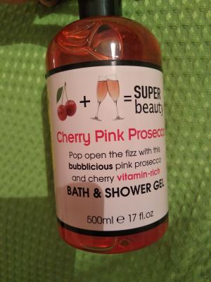 Cherry Pink prosecco bath and shower gel