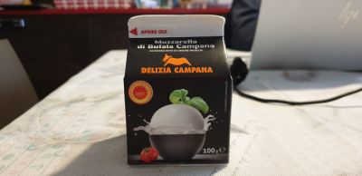 Mozzarella  di  bufala  Campana