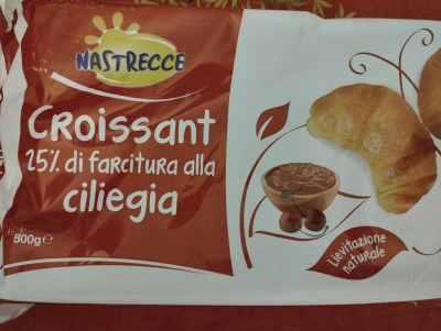 Croissant 25% di farcitura alla ciliegia